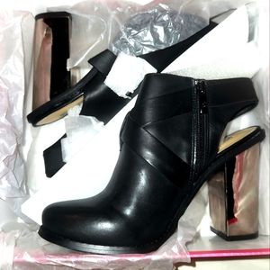 Kristin Cavallari x Chinese Laundry Bootie with Mirrored Heel NWT size 9